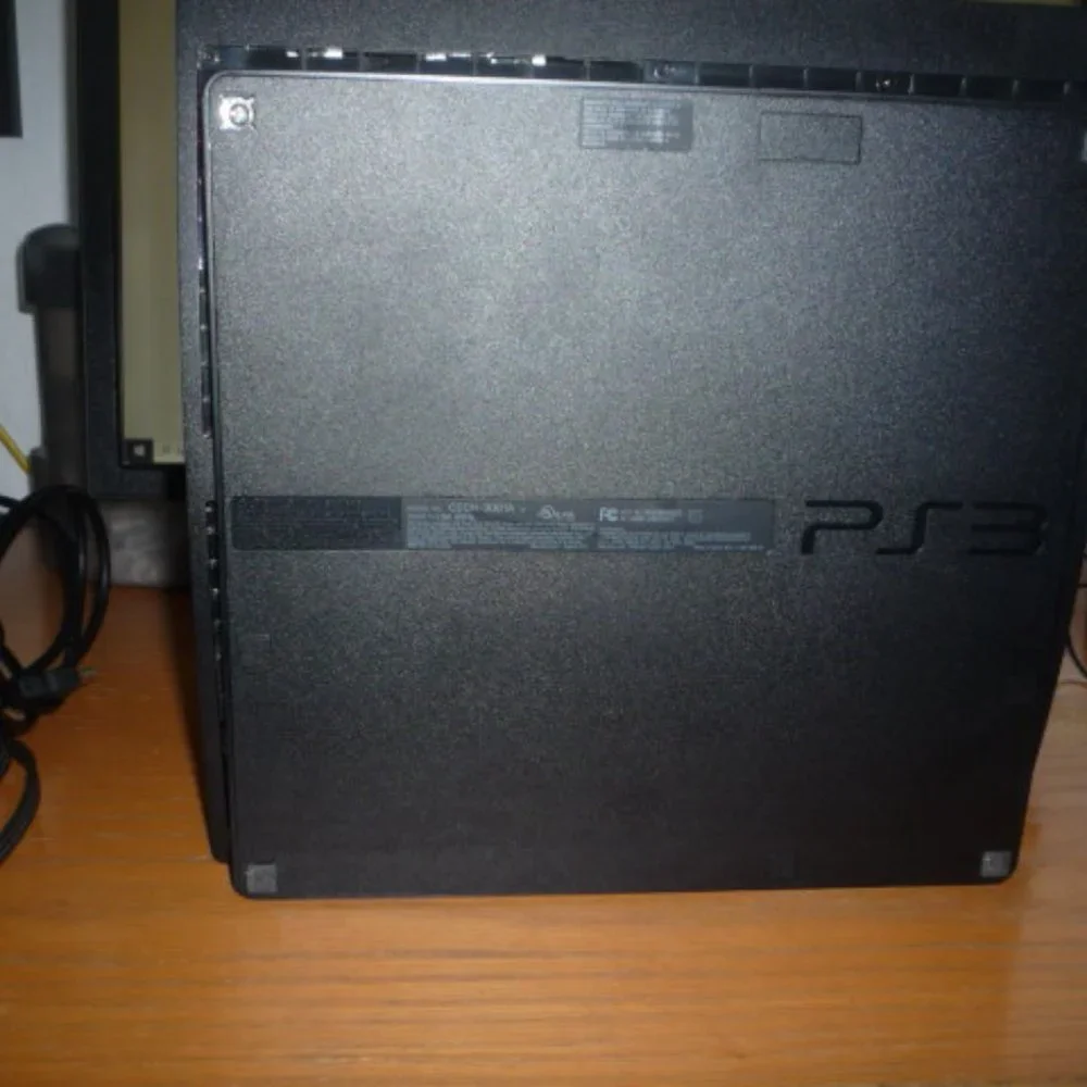 PS3 console - Picture 3 of 9